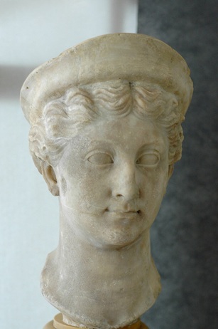 A Woman, possibly Sabina, ca. 134 CE (Roman) BnF Museum, Paris, Inv. 57.6